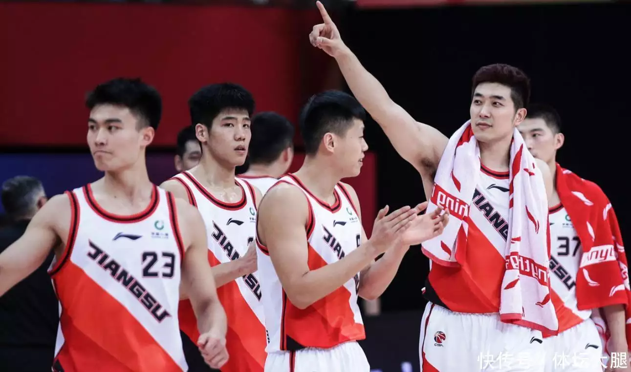 2022 赛季 CBA 常规赛：江苏对阵新疆，谁能脱颖而出？